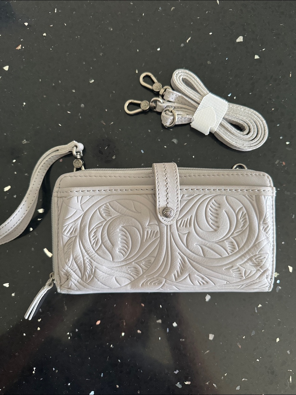 The Sak Iris Large Crossbody Wallet, Light Grey
